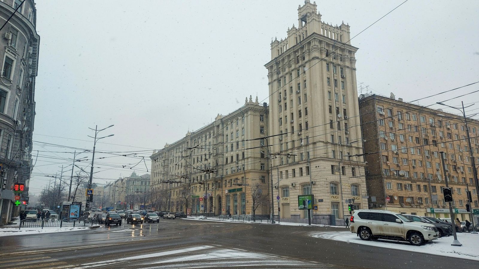 El temor a una invasión rusa crece en ciudades ucranianas como Járkov, a 30km de Rusia