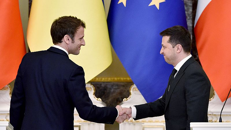 Continúan los contactos entre mandatarios para solucionar la crisis en Ucrania a través de la vía diplomática