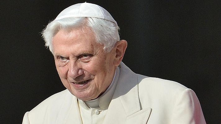 Telediario 1 - Benedicto XVI pide perdón a las víctimas de abusos sexuales