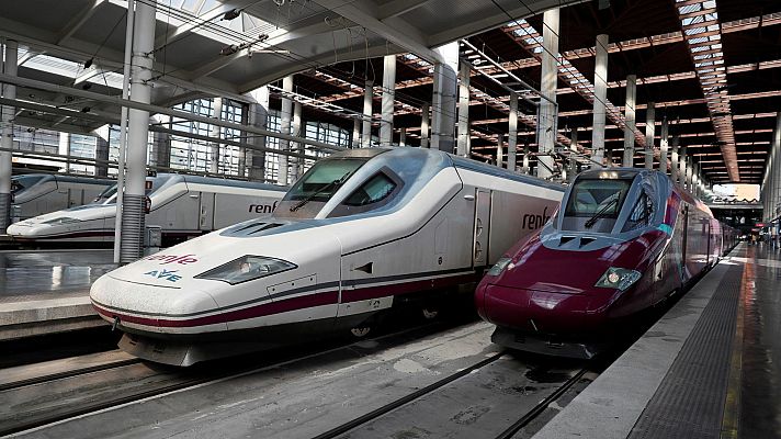 Semanal 24h - Renfe investiga la reclamación de una joven transexual: "Mi nombre no está cambiado en el DNI porque no me deja la ley"