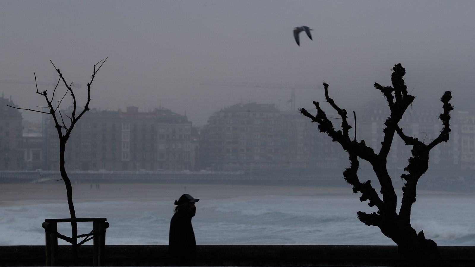 El tiempo: Nubes bajas y niebla en gran parte de España