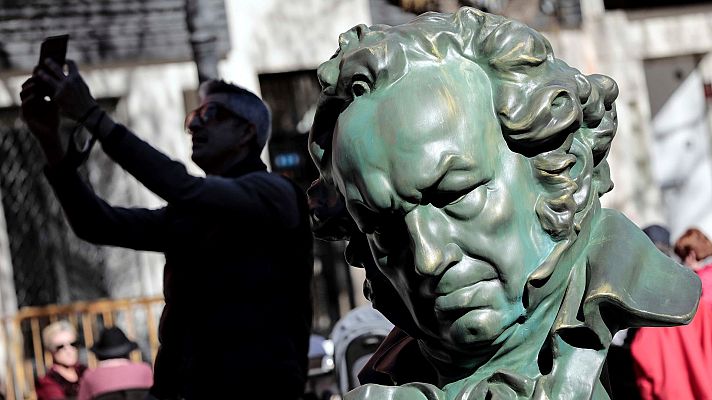 Telediario 1 - La sobriedad de 'Mediterráneo' o la luz de 'Libertad', nominadas a llevarse el Goya a mejor fotografía