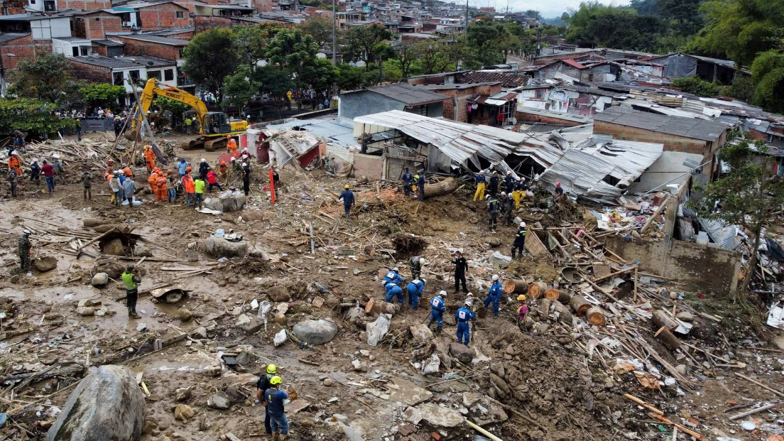 Un deslizamiento de tierra provoca desbordamiento río Otún