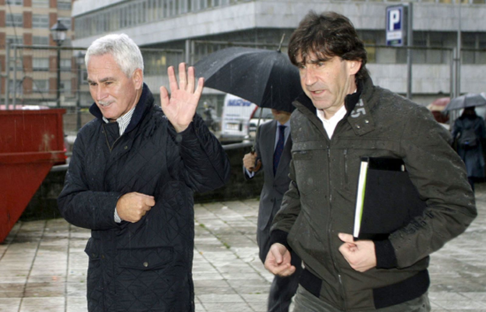  En Vigo, el juez de la Audiencia Nacional Santiago Pedraz ha recogido hoy los testimonios de los ocho tripulantes  gallegos del Alakrana. 