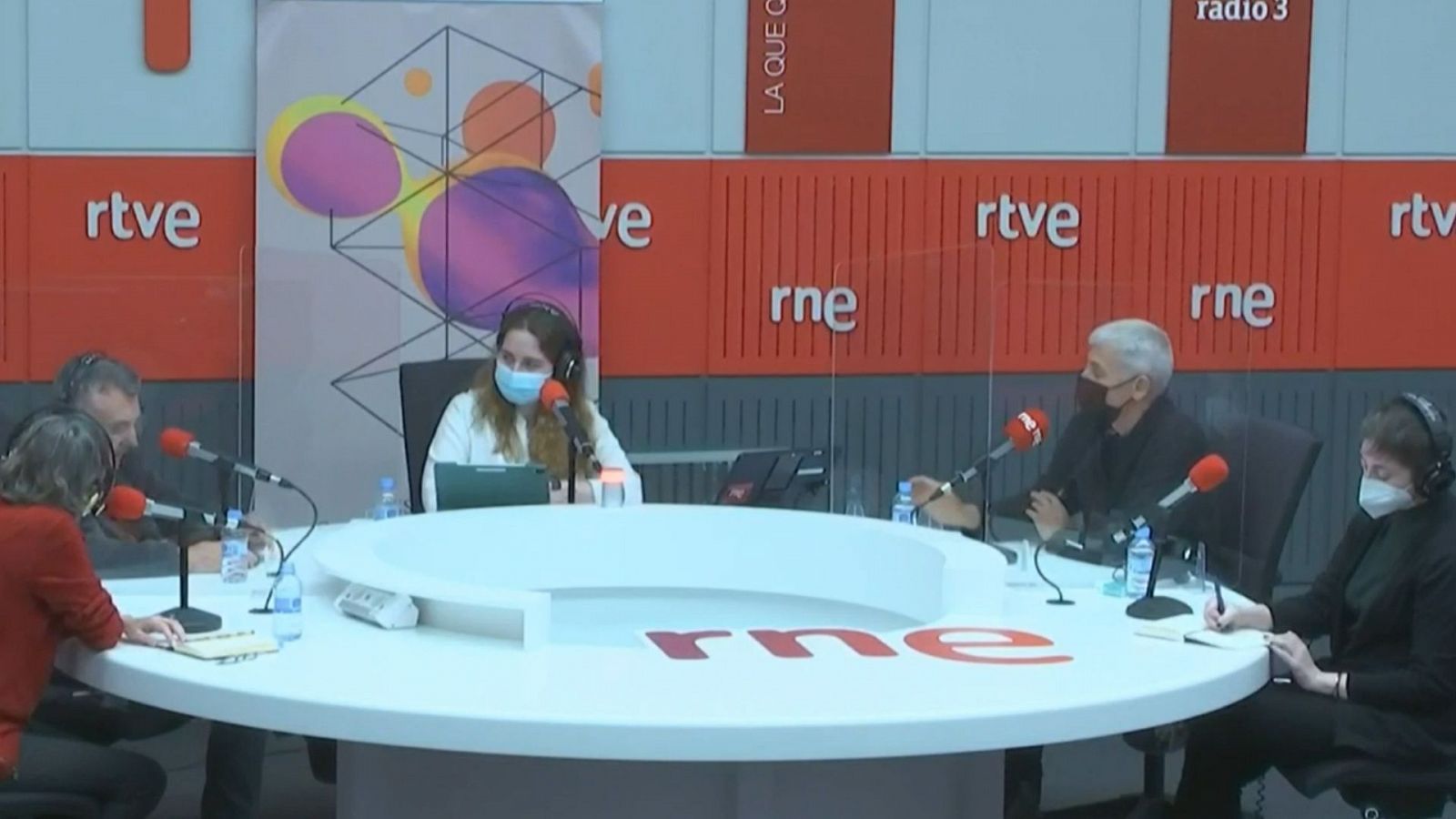 Mesa con Manuel Vilas, Marta Sanz, José Ovejero y Elena Medel 