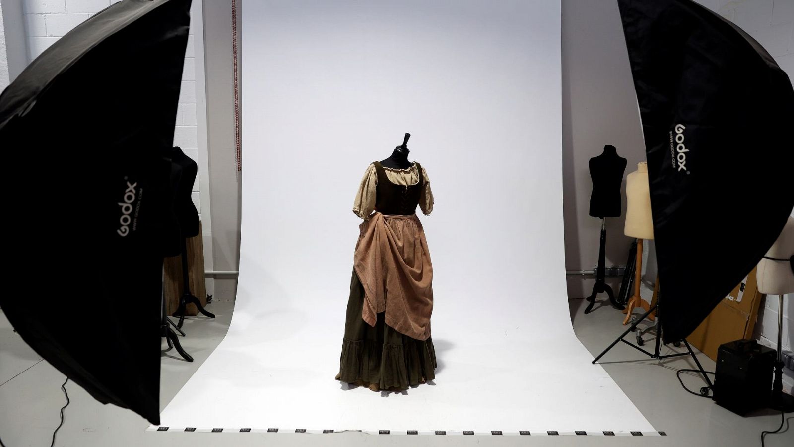 De España a Hollywood con trabajos de cine | Ver