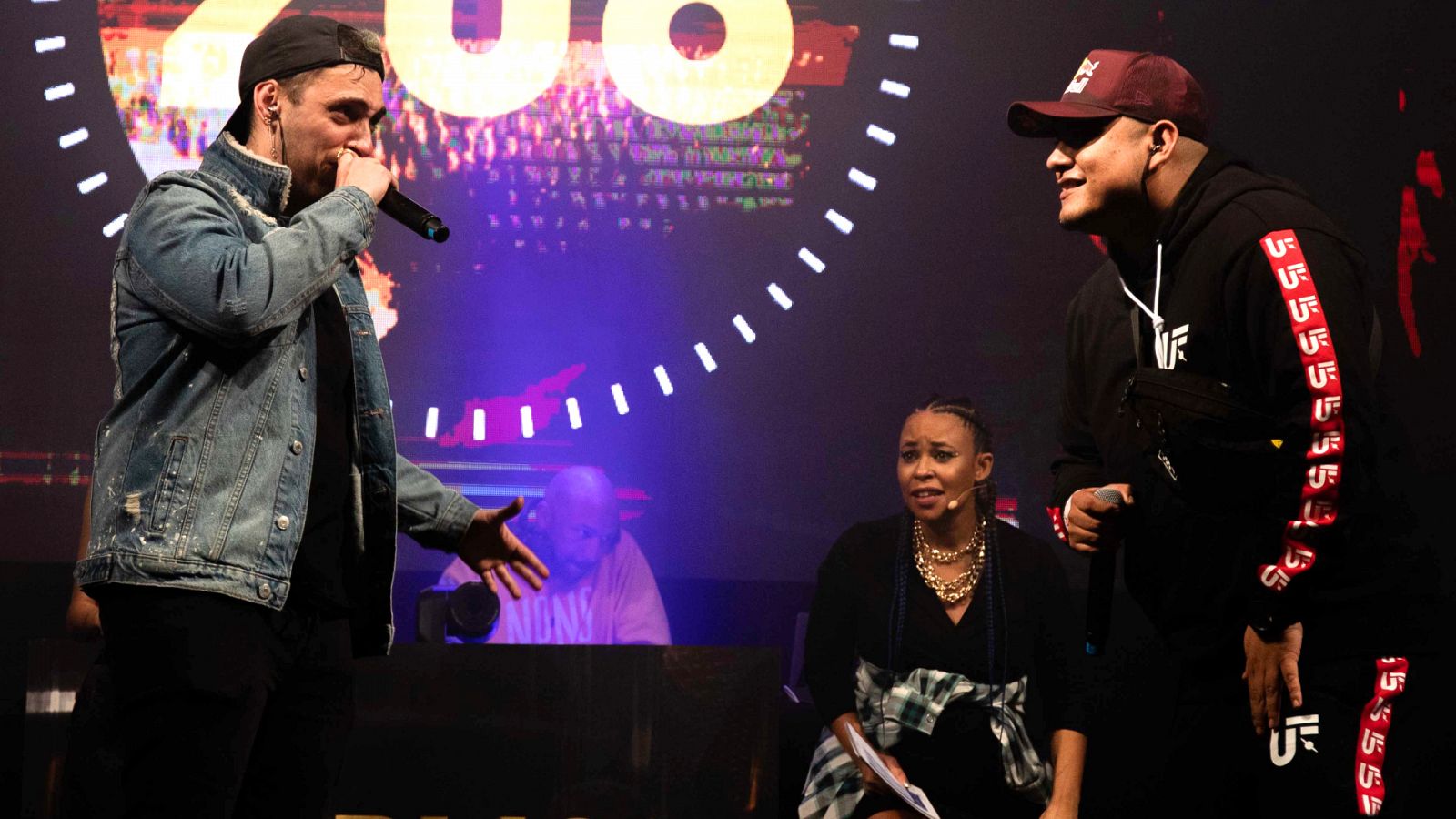 Aczino y Sara Socas vs. Blon y Kaiser