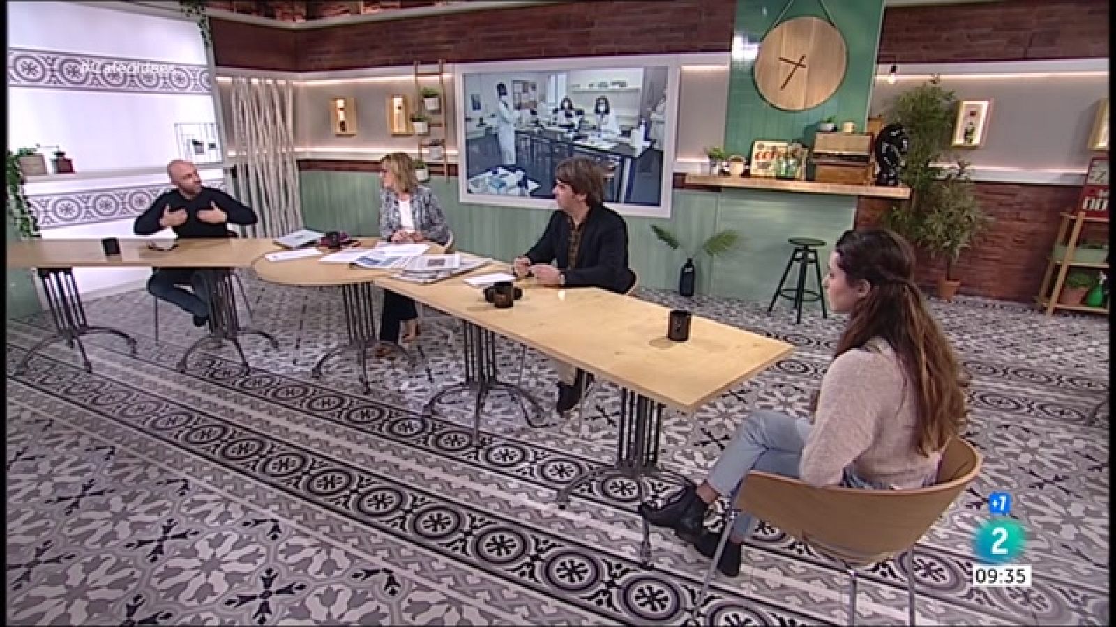 Santi Vila, Iolanda Segura (USTEC) i 'Soc gran, no idiota'