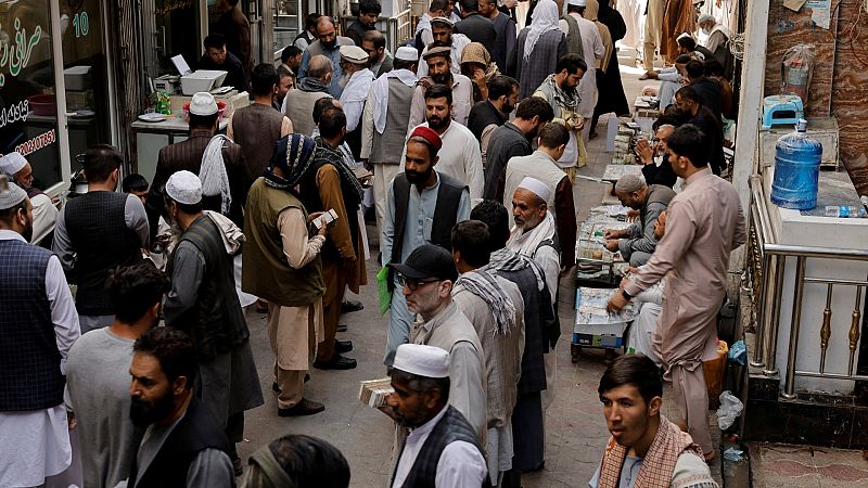 El pueblo afgano sufre una grave crisis económica y humanitaria