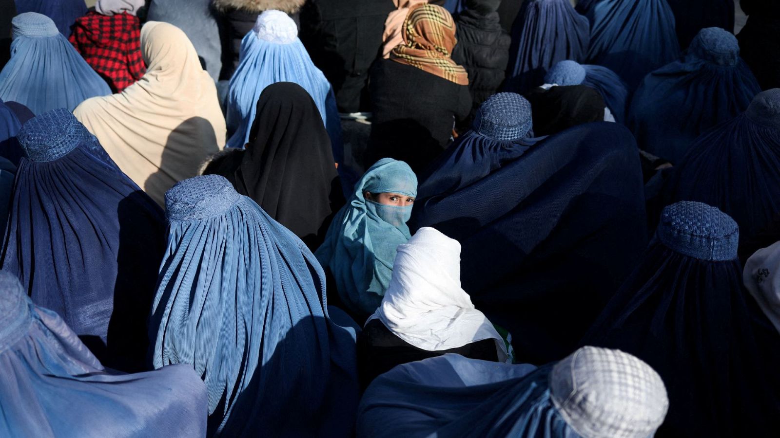 Telediario Fin de Semana: Las mujeres afganas denuncian desapariciones al manifestarse contra los talibanes | RTVE Play