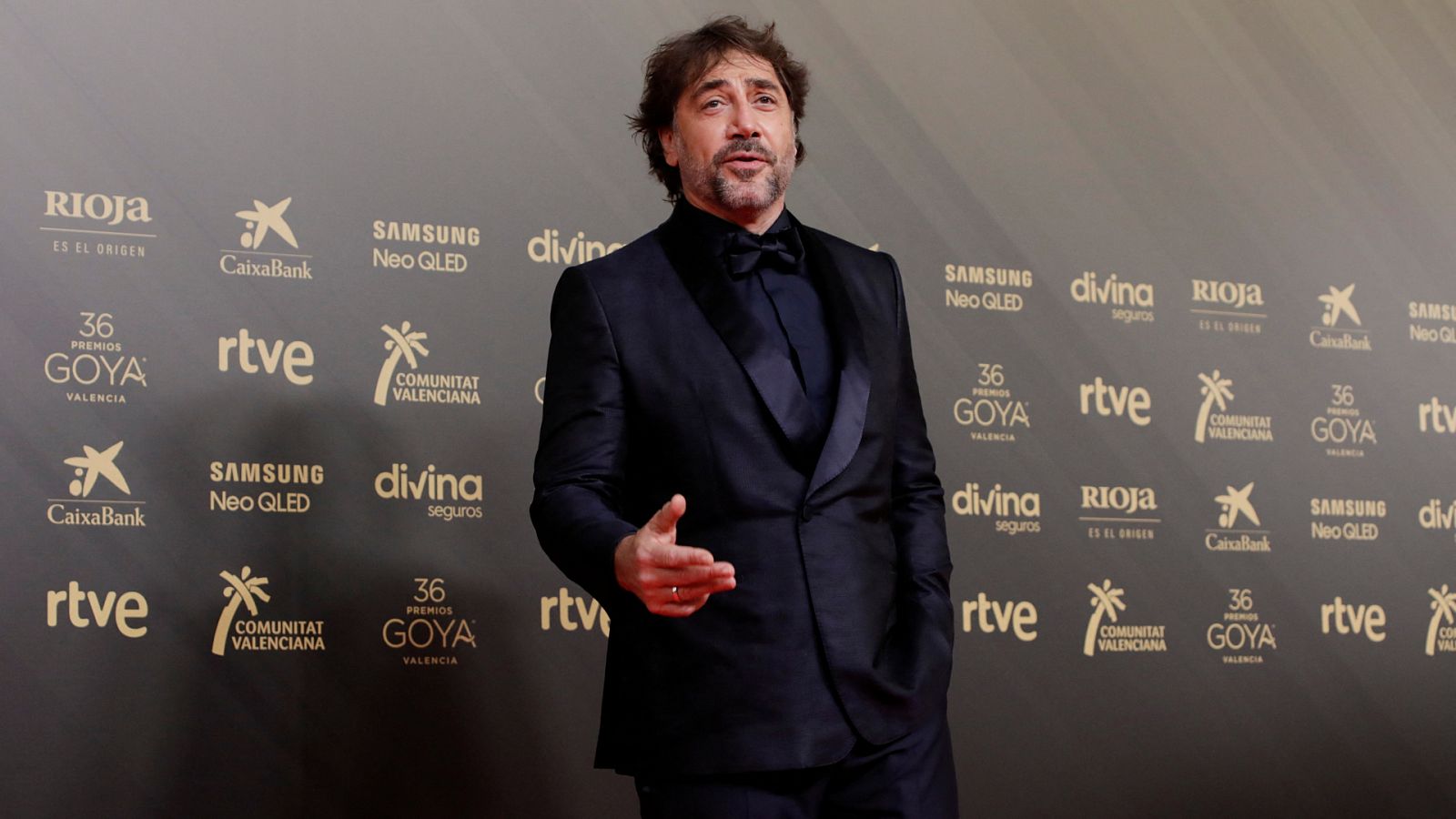 Alfombra roja de los Goya 2022 - Javier Bardem: "Llevo el anillo de mi madre para que ella esté presente"