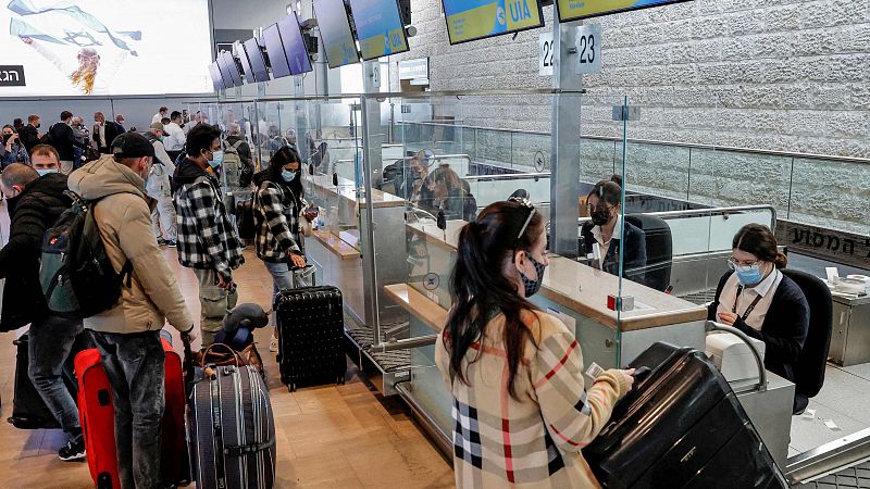 Llegan a España los primeros vuelos desde Ucrania tras la recomendación del Gobierno