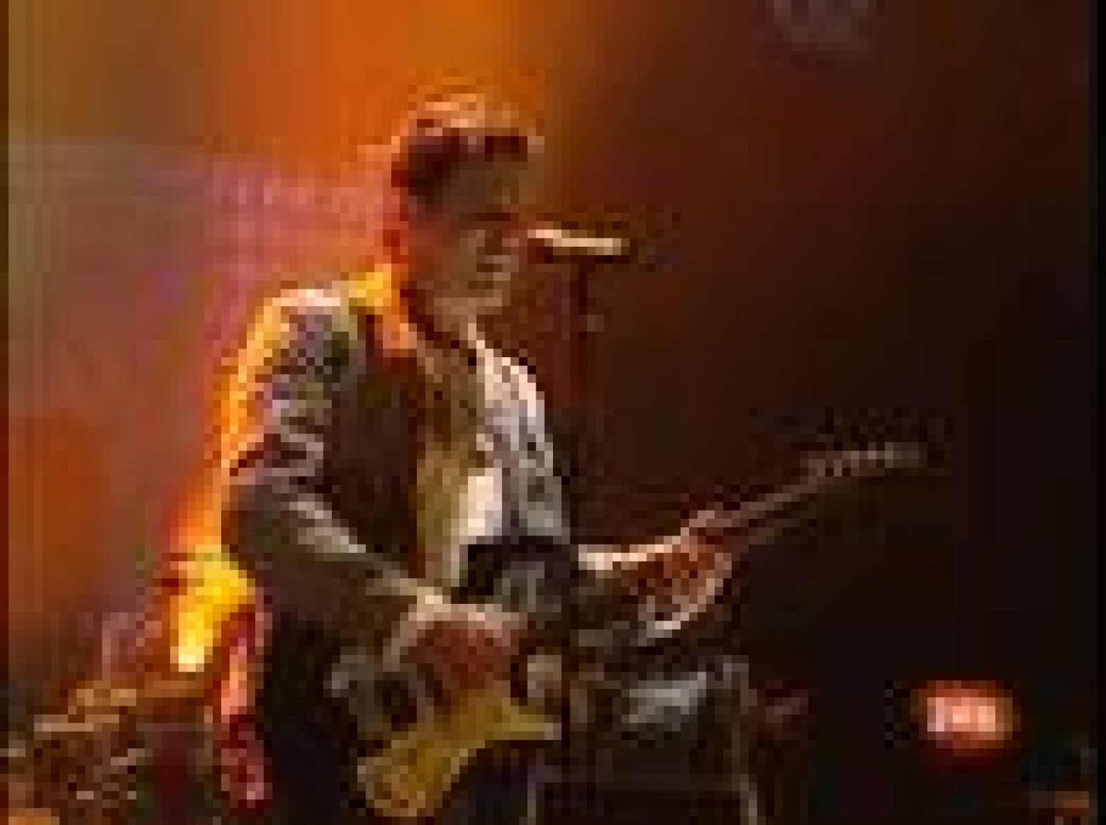 Alejandro encuentra el paraíso en su público | Ver