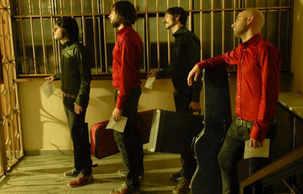 Miradas 2 - Delorean busca título