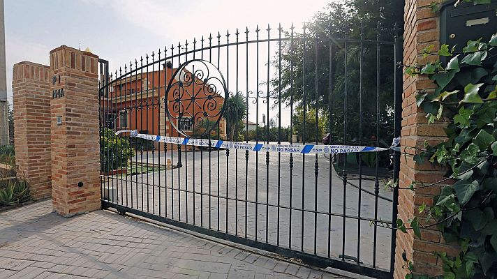 Telediario 2 - El menor de Elche detenido por triple parricidio ingresa en un centro de internamiento en régimen cerrado