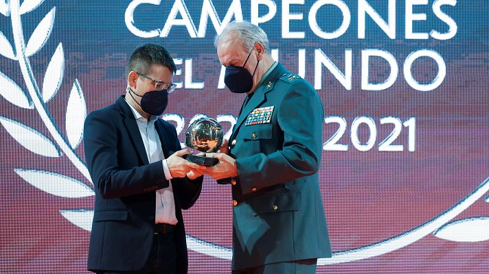 Telediario 1 - TVE, premio Casco de Oro por 40 años de información de motos