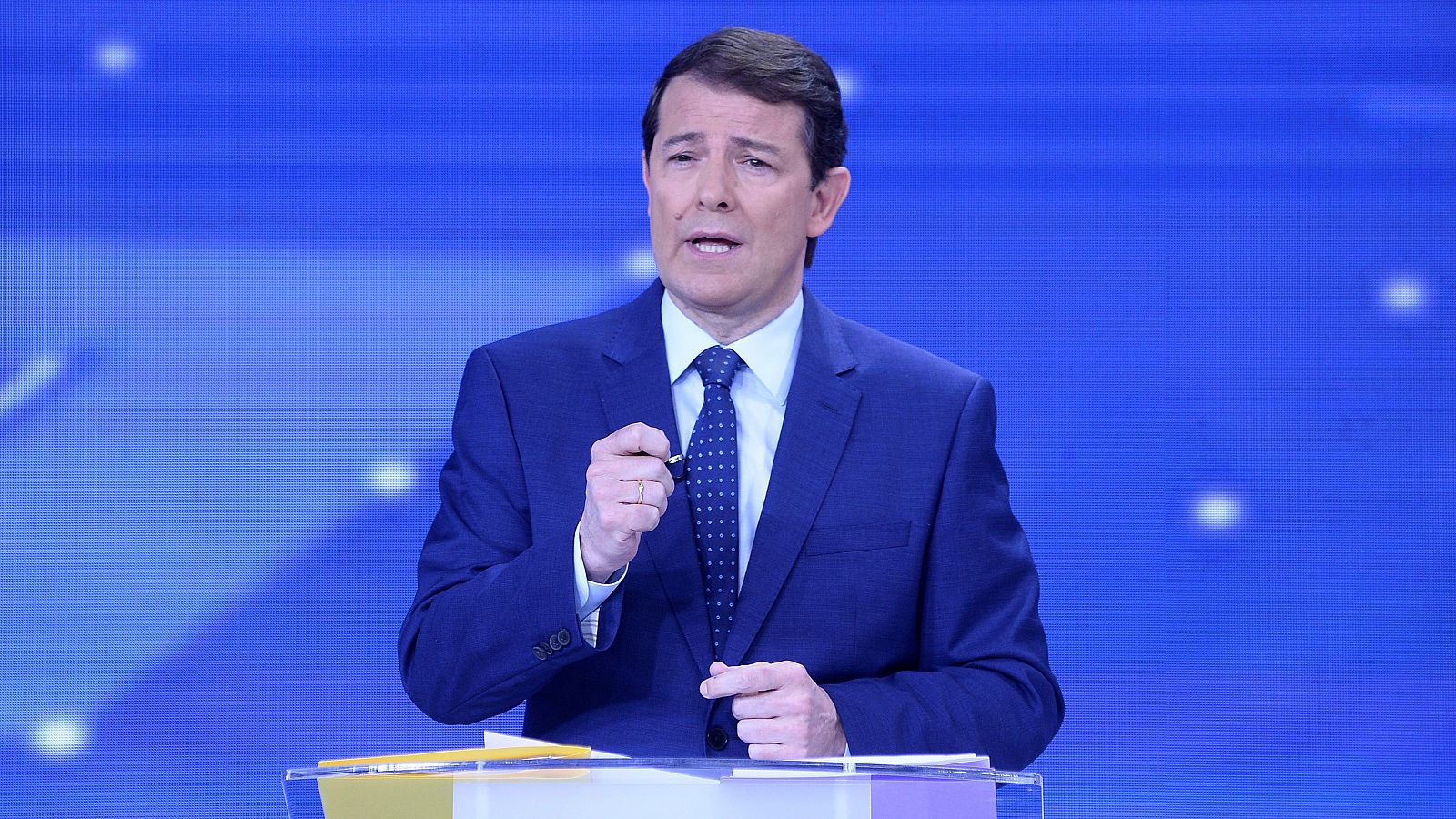 Mañueco apuesta por un gobierno en solitario: "Quien llevará la batuta de la negociación es el PP de Castilla y León"