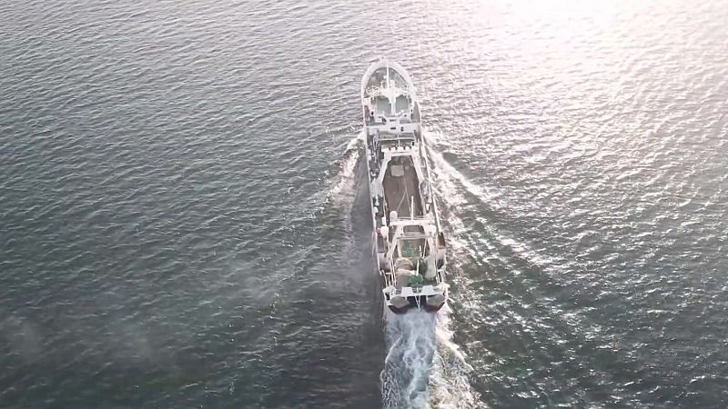 Almudena Ariza habla con un marinero sobre la zona del naufragio: "Es zona de borrasca y aguas frías" - Ver ahora