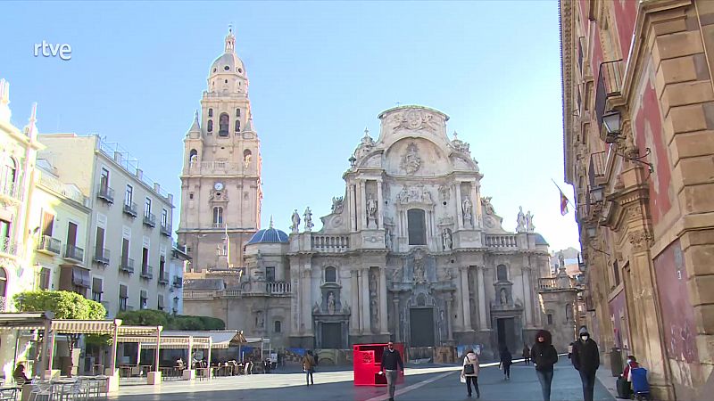 Intervalos de viento fuerte en el Ampurdán y los litorales gallego y cantábrico - ver ahora