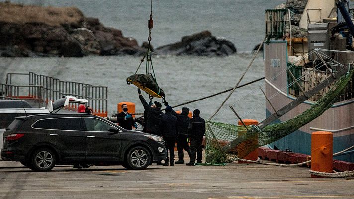 Llegan a puerto los supervivientes del Villa de Pitanxo