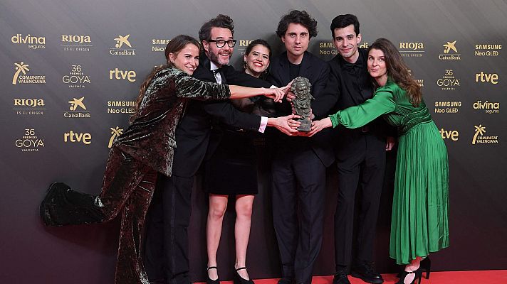 Telediario Fin de Semana - Los protagonistas de 'Quién lo impide' de Jonás Trueba refexionan sobre la carga social de ser joven