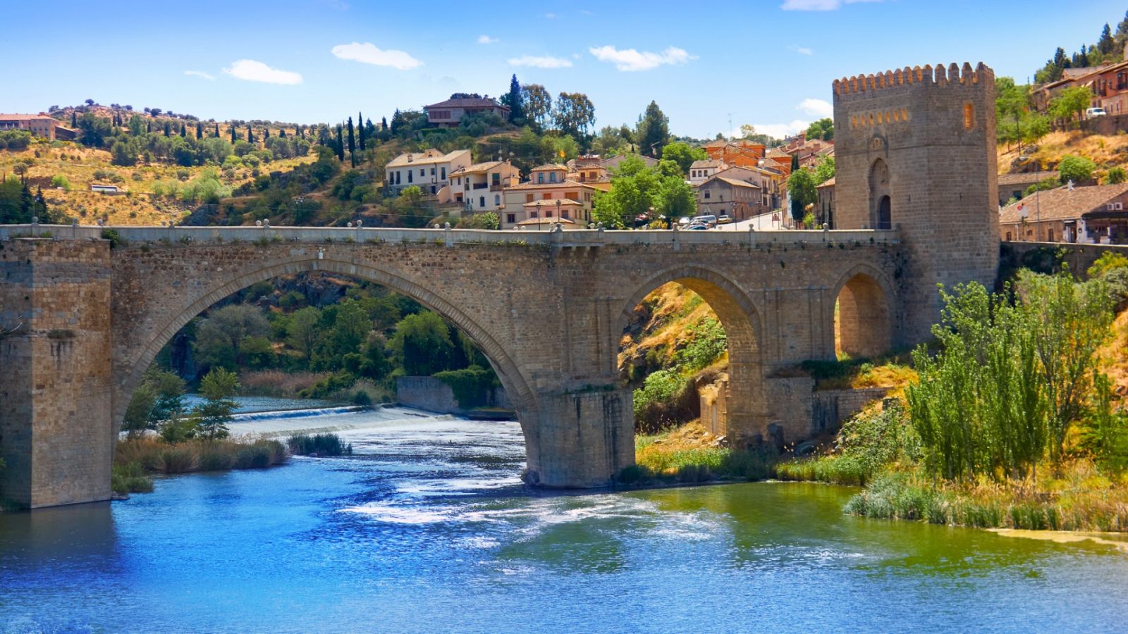 Denuncian la aparición de espuma en el cauce del Tajo a su paso por Toledo