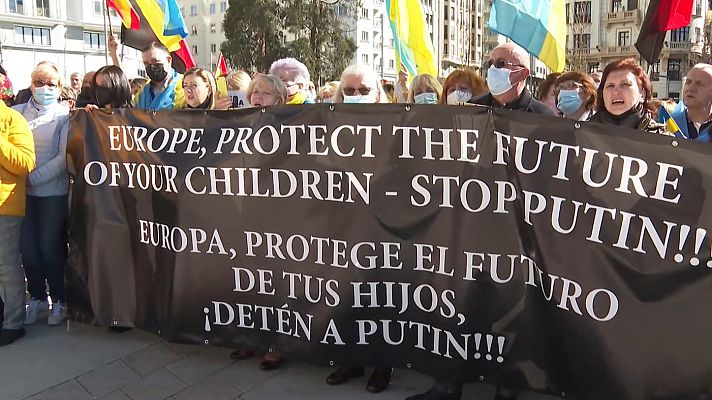 Ucranianos se concentran en Madrid ante una posible invasión