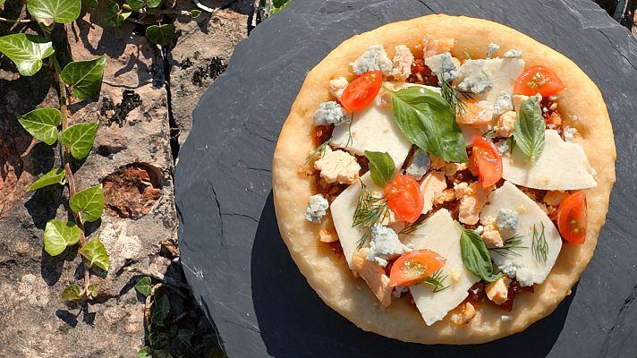 Pizza con quesos asturianos