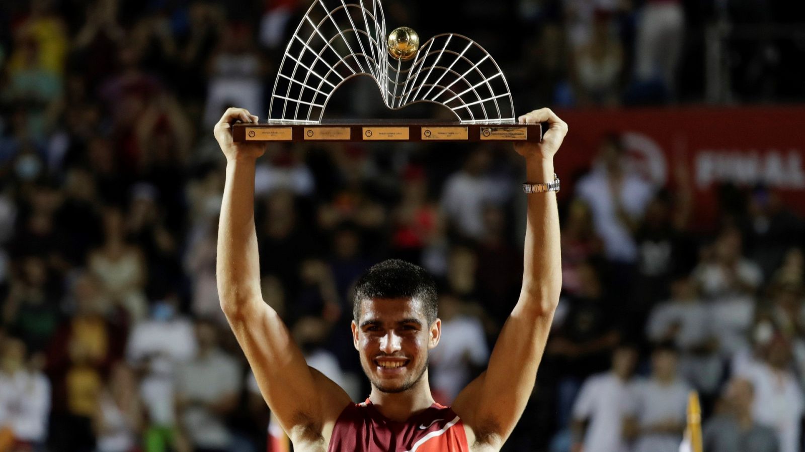 Alcaraz vence a Schwartzman en Río y entra en el top-20 del tenis