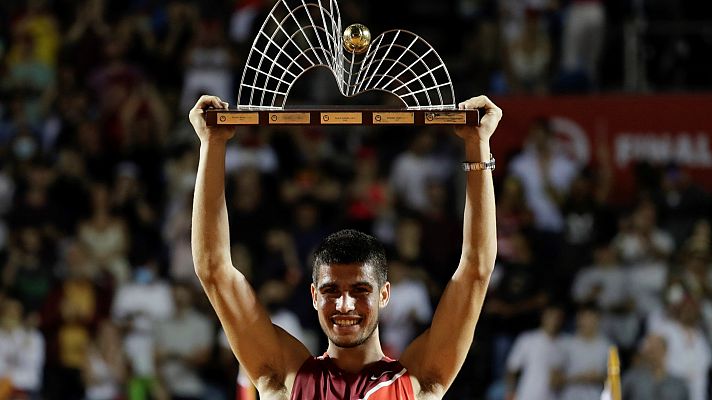 Alcaraz vence a Schwartzman en la final del Abierto de Río y entra en el top-20 del tenis