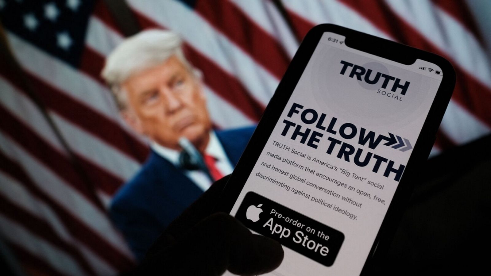 Trump lanza su propia red social, Truth Social - Ver ahora