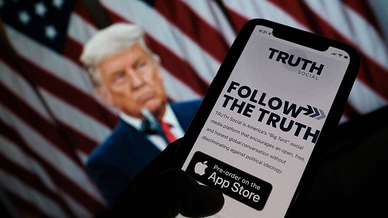 Trump lanza su propia red social, Truth Social - Ver ahora