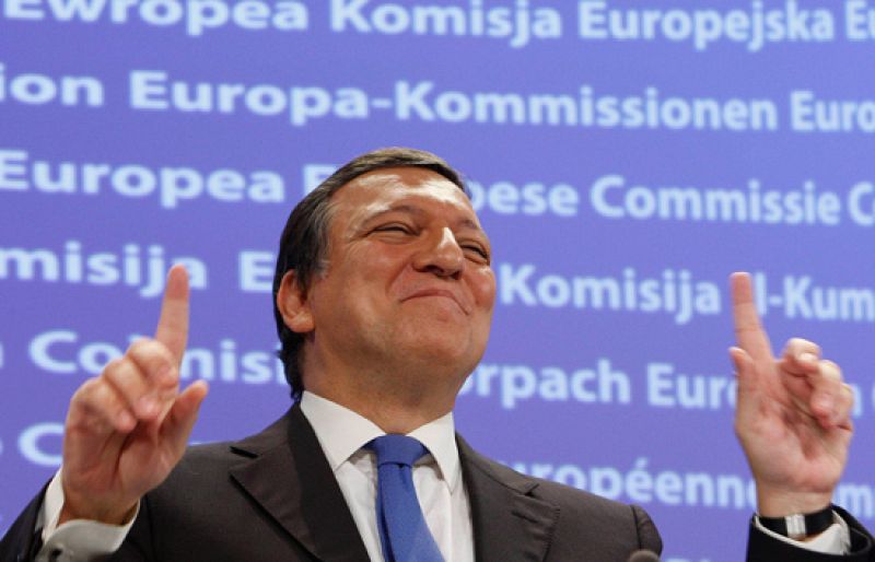 Barroso ha elogiado la labor "excepcional" del español Joaquín Almunia en la Comisión Europea y le ha premiado con una de las carteras más importantes, la de Competencia, y con una vicepresidencia.  