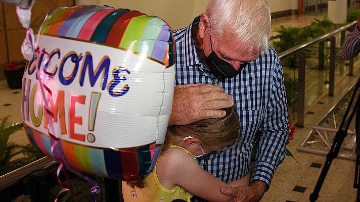 Telediario 1 - Australia reabre sus fronteras tras dos años de cierre