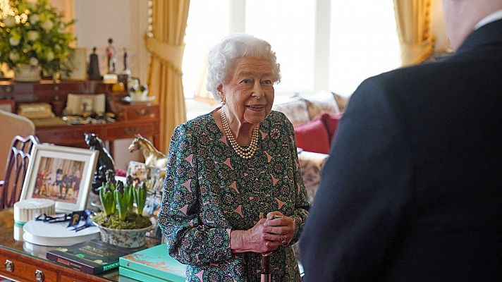 La reina Isabel II, positivo en coronavirus