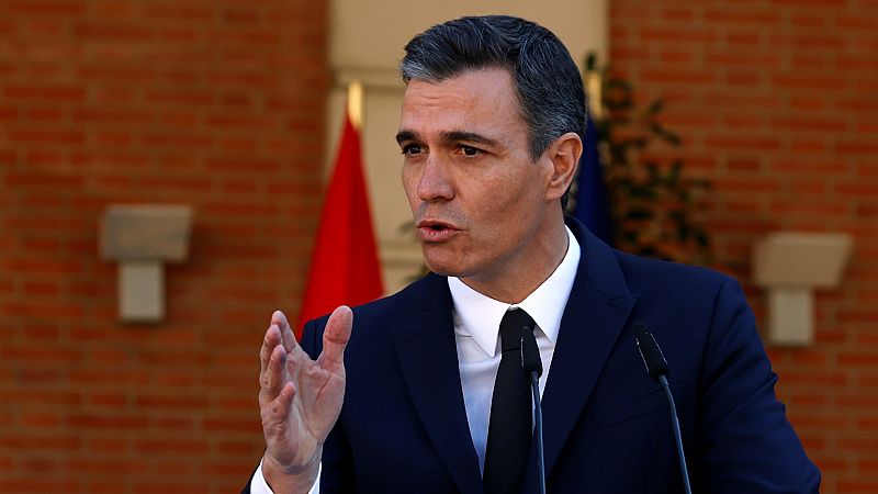 Los partidos siguen con atención la crisis en el PP y Sánchez pide a Casado que la resuelva por la "estabilidad" del país