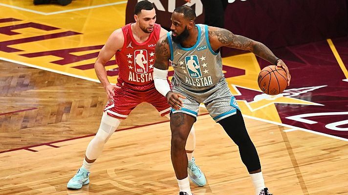 Telediario 1 - El equipo de LeBron James gana el All Star gracias al recital de Curry
