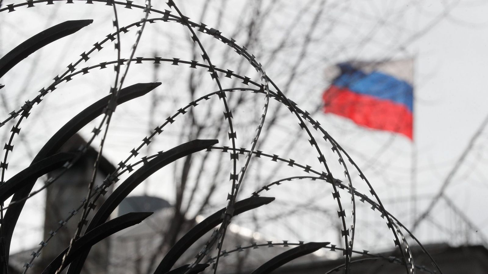 Putin envía tropas a Ucrania para "pacificar" Donetsk y Lugansk