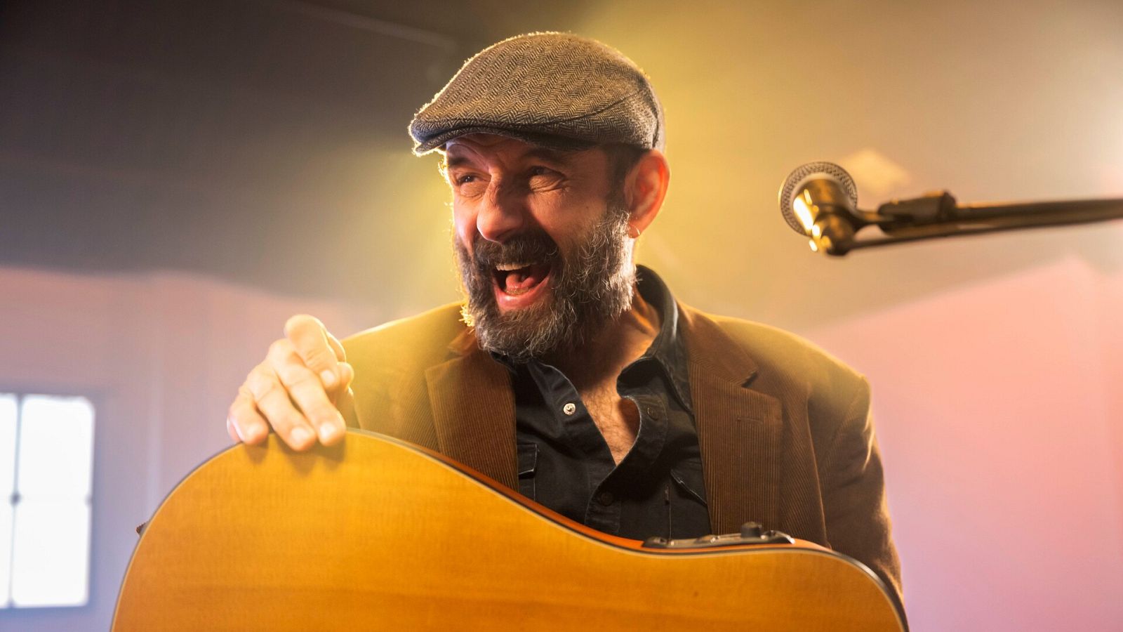 BAILE DE PECES per JOSELE SANTIAGO - Veure ara