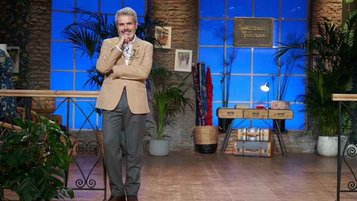 Maestros de la costura - Lorenzo Caprile entrevista a la modelo Lolita Laporta