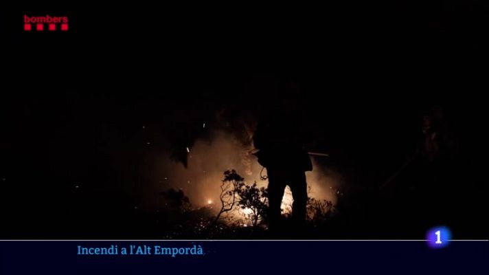 L'Informatiu - Els Bombers esperen estabilitzar l'incendi