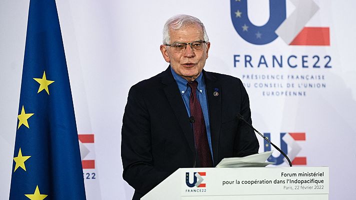 Telediario 2 - La UE acuerda "por unanimidad" un primer paquete de sanciones a Rusia para limitar la capacidad financiera