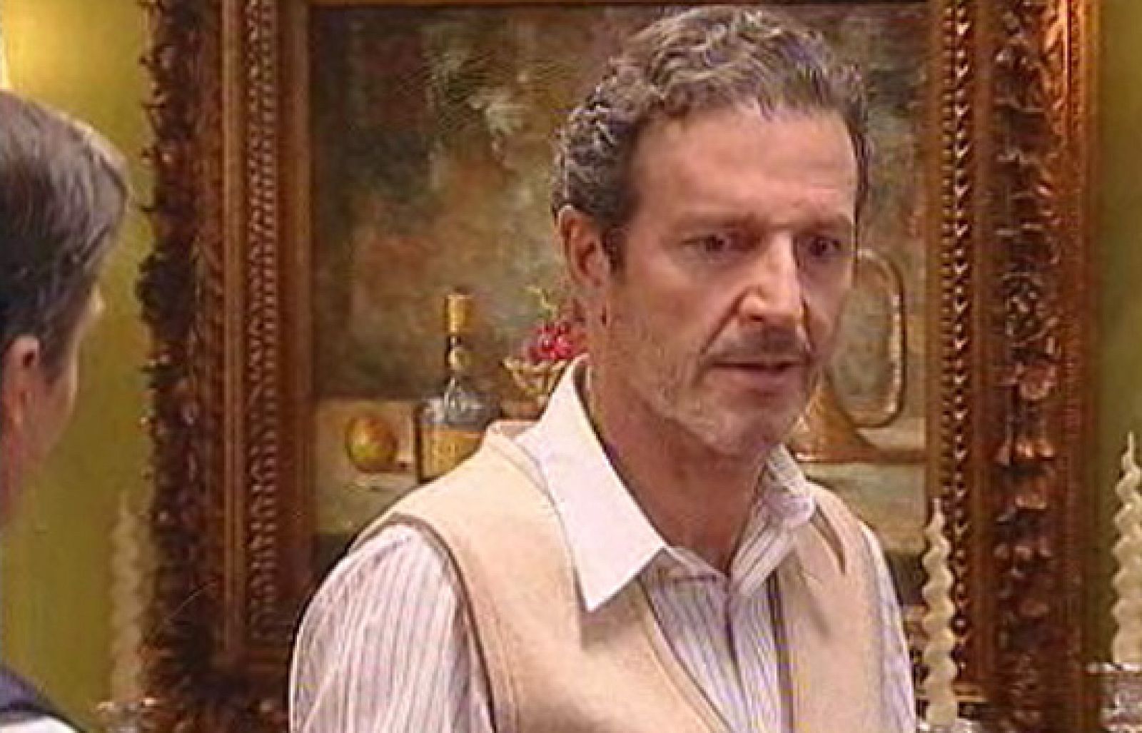 Amar - Salvador no entiende a la sociedad española - Amar en tiempos revueltos | Ver