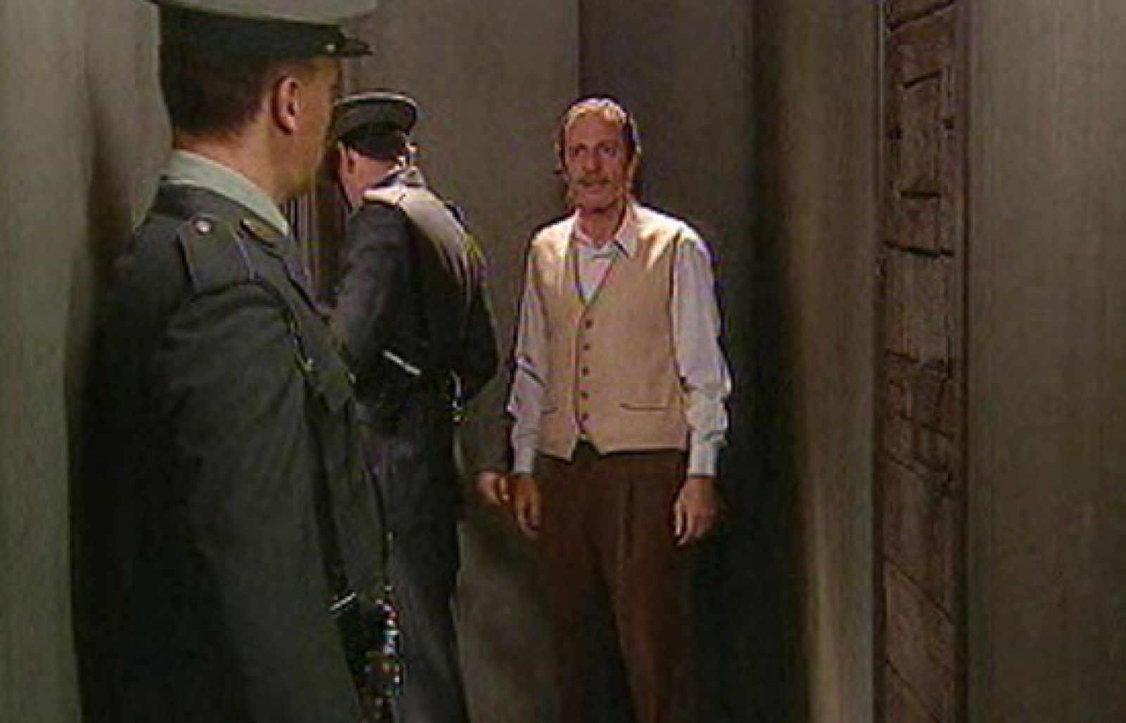 Amar - Los últimos momentos de Salvador en prisión - Amar en tiempos revueltos | Ver