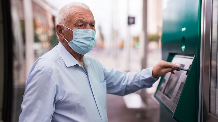 Telediario 1 - La desconexión digital, un problema para los mayores