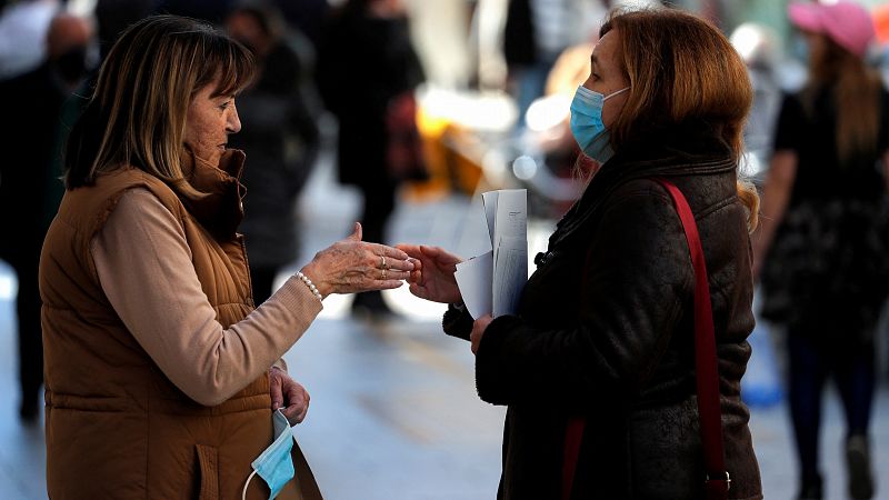 La incidencia de contagios cae un 80% desde el pico de la sexta ola