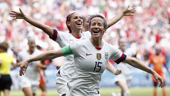 Telediario 1 - Las futbolistas de EE.UU. consiguen la igualdad salarial