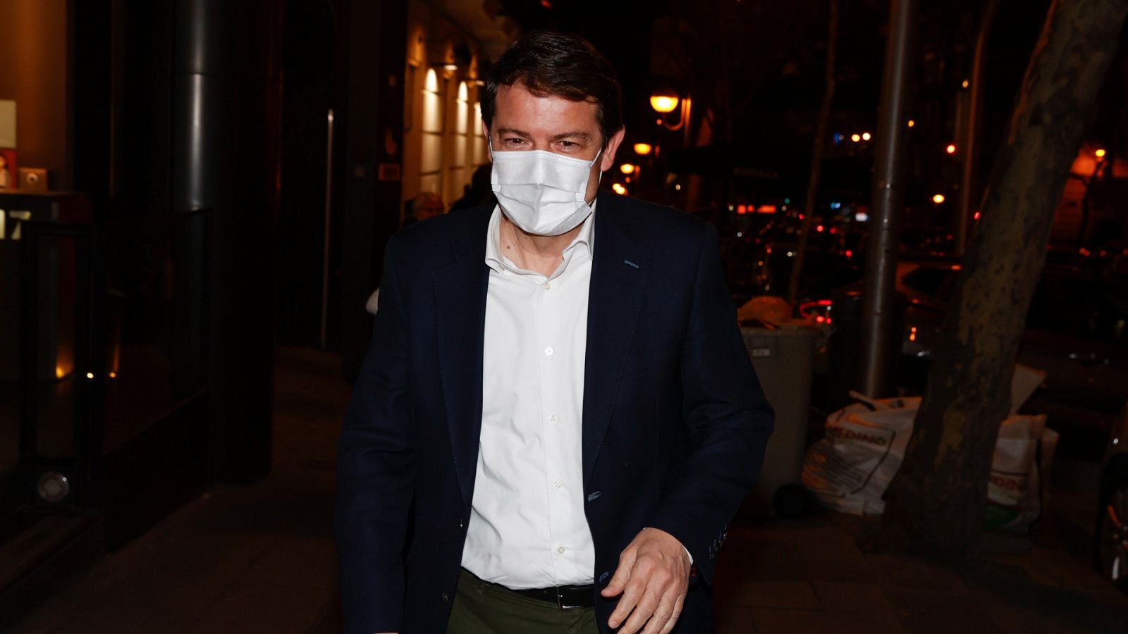 Los barones llaman a la unidad y alzan a Feijóo como sucesor de Casado