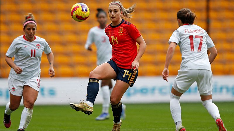 La selección española vence a Canadá en la Arnold Clark Cup