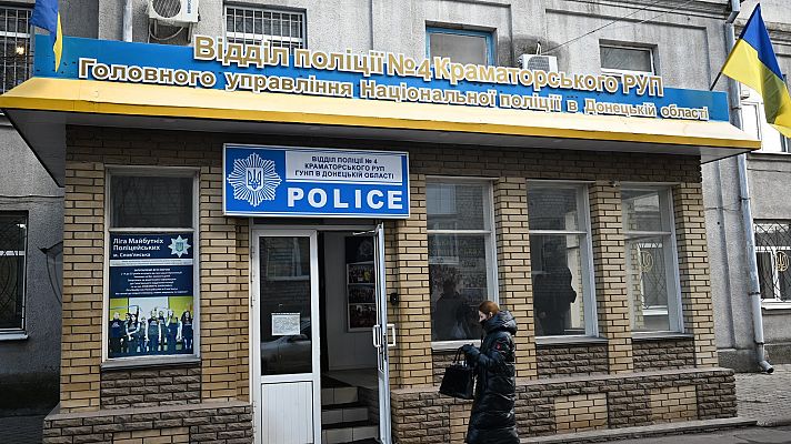 Telediario 2 - Continúa el movimiento de tropas ucranianas hacia su frontera tras las últimas tensiones con Rusia